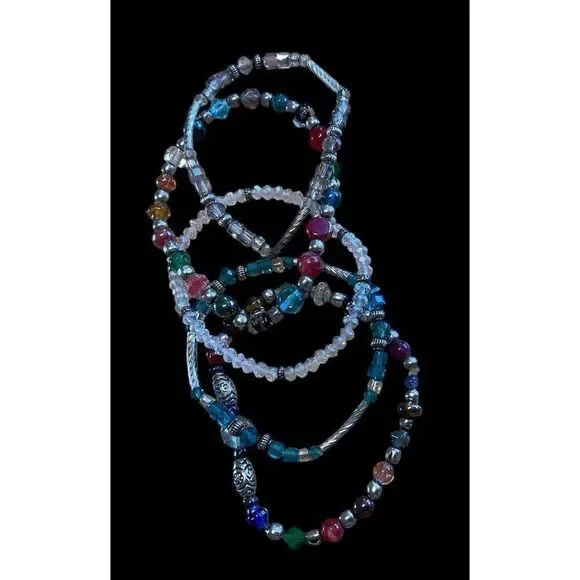 5 Elastic Beaded Bracelets in Various Colors - Picture 2 of 3